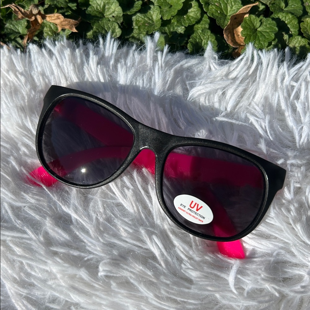 🩶5/$30 Vineyard Vines Black and Pink Women's Sunglasses NEW